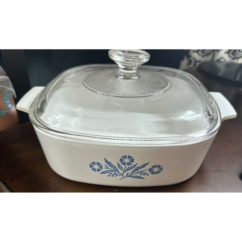 VTG Pyrex 2qt Cornflower A-2-B Casserole with Lid A9C